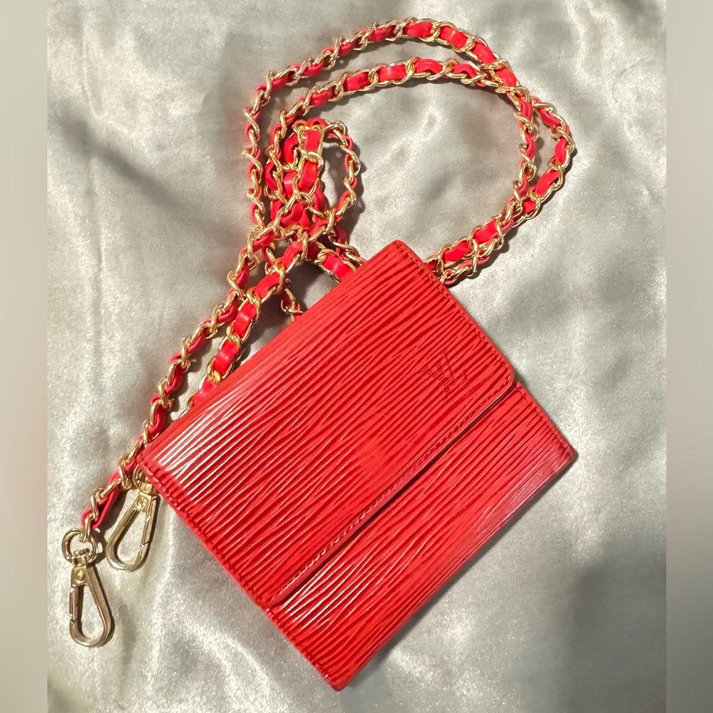 LOUIS VUITTON 
Red Epi Wallet